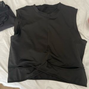 All black gym crop tank